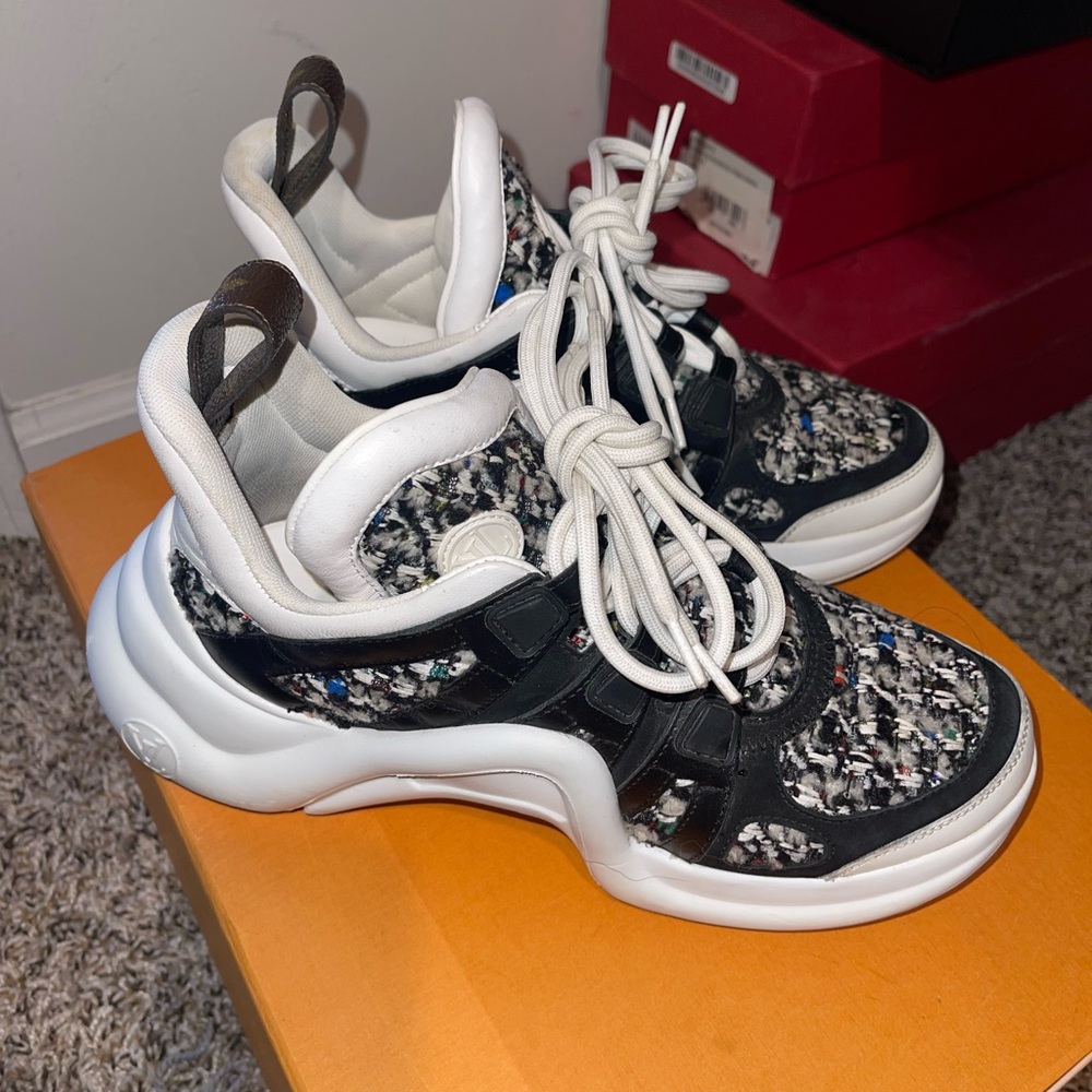 Louis Vuitton Sneakers - Picture 3 of 7